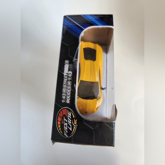 Lamborghini Aventador LP700-4 Toy Car - Picture 6 of 6